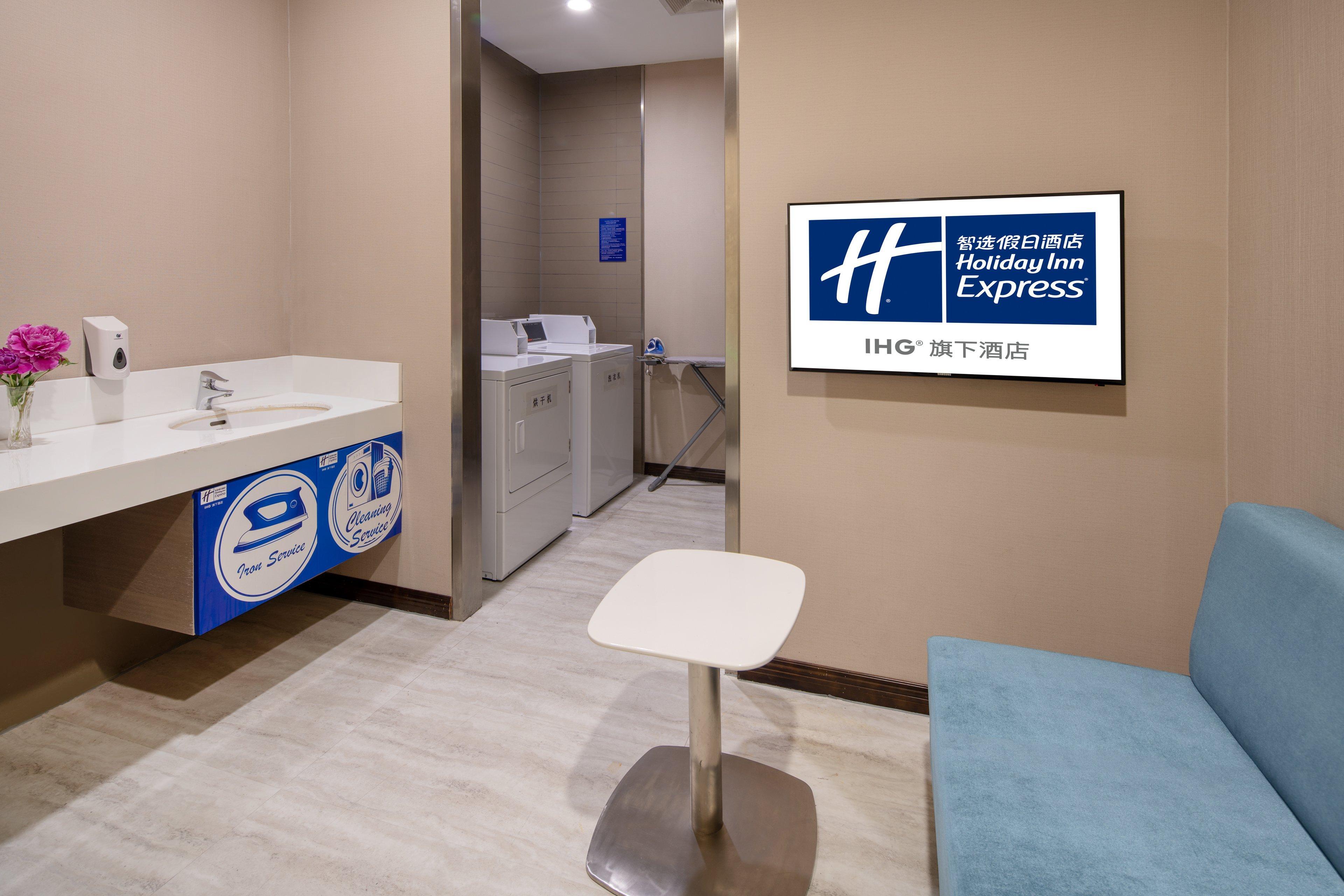Holiday Inn Express Luoyang City Center By Ihg Exterior foto
